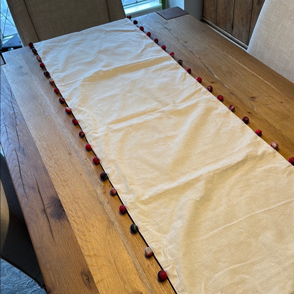 Like New Pottery Barn Tartan Ball Holiday Table Runner